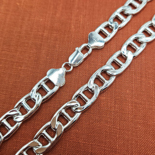 another view of anchor chain link necklace