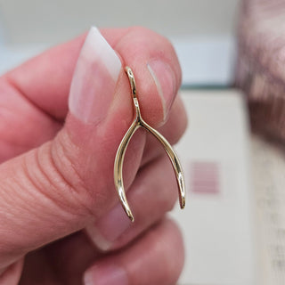 9ct gold wishbone pendant