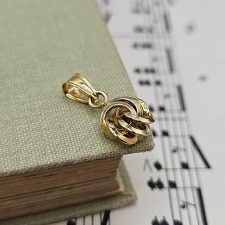 Gold Openwork Knot Pendant