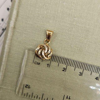 Gold Openwork Knot Pendant