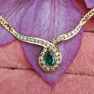 vintage emerald and diamond necklace in 18K yellow gold