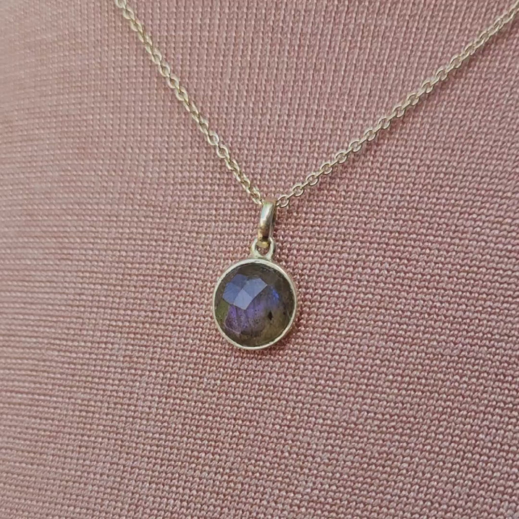 a short video showcasing our labradorite pendant