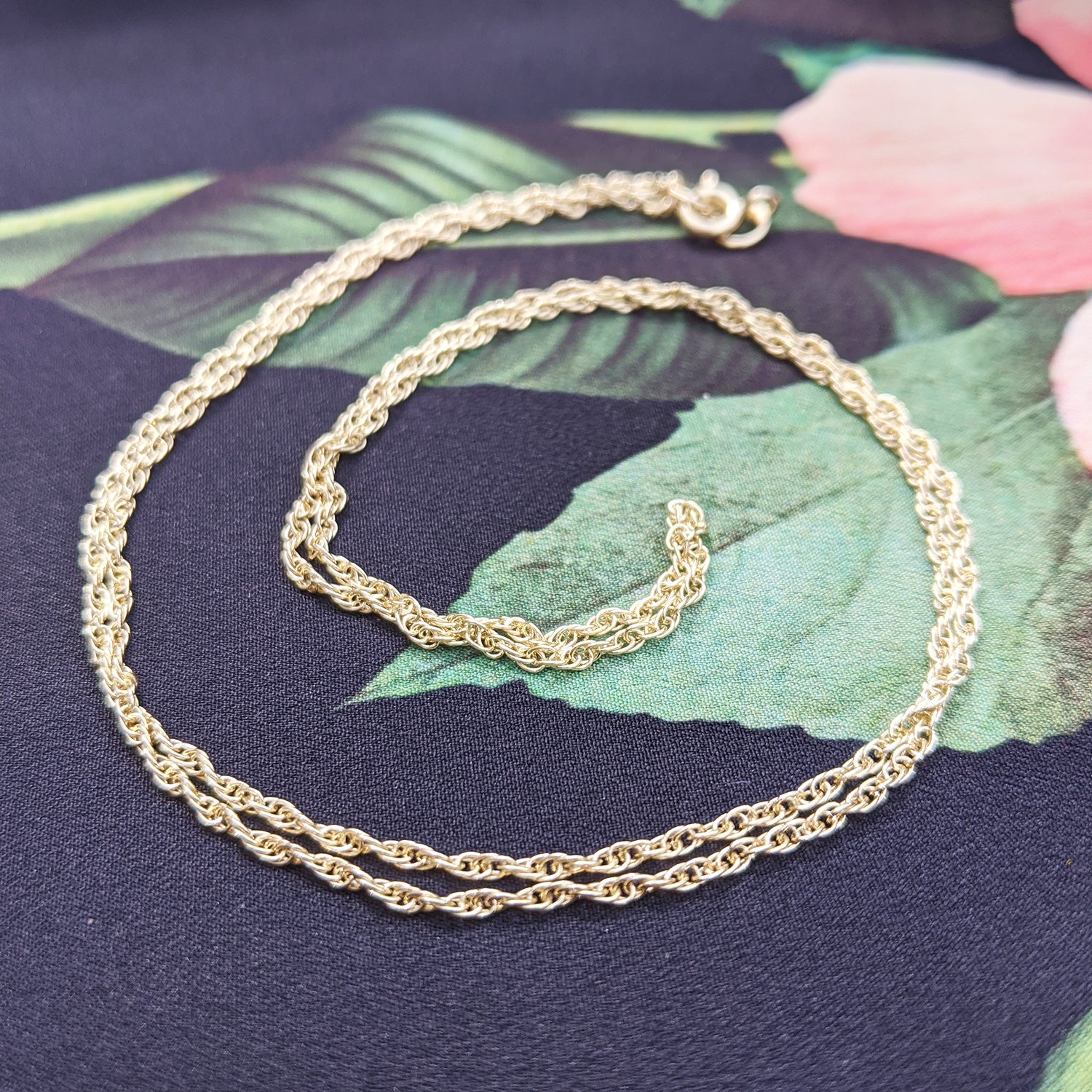 women's gold prince of wales chain