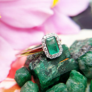 emerald engagement ring