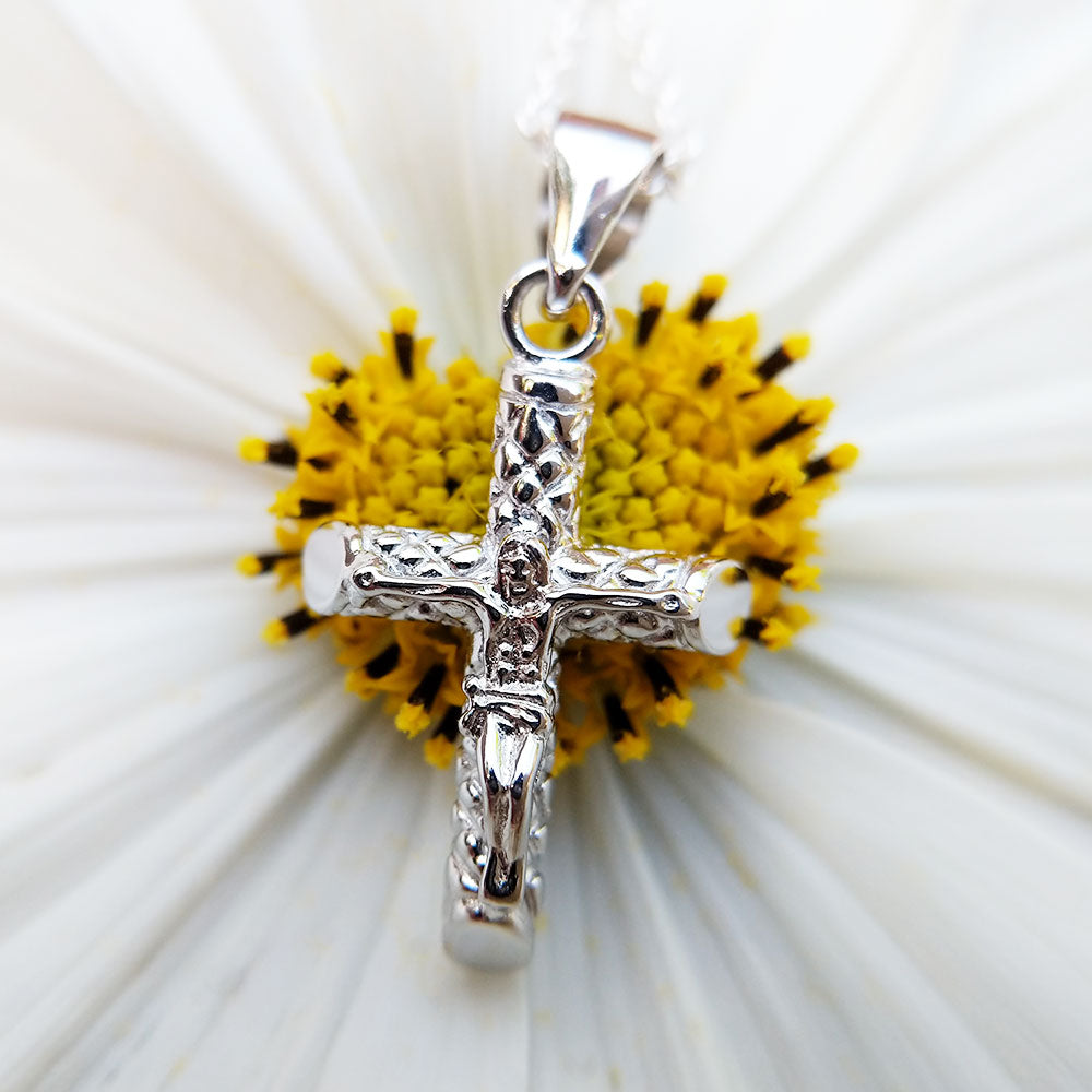 small silver cross crucifix necklace