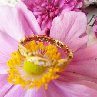 inside of 18ct gold eternity band