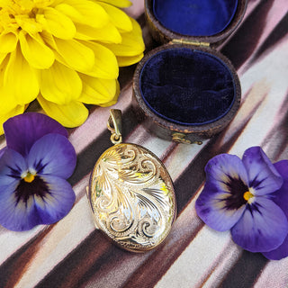 oval English gold locket