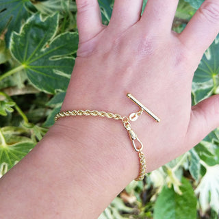 rope bracelet on woman's wrist