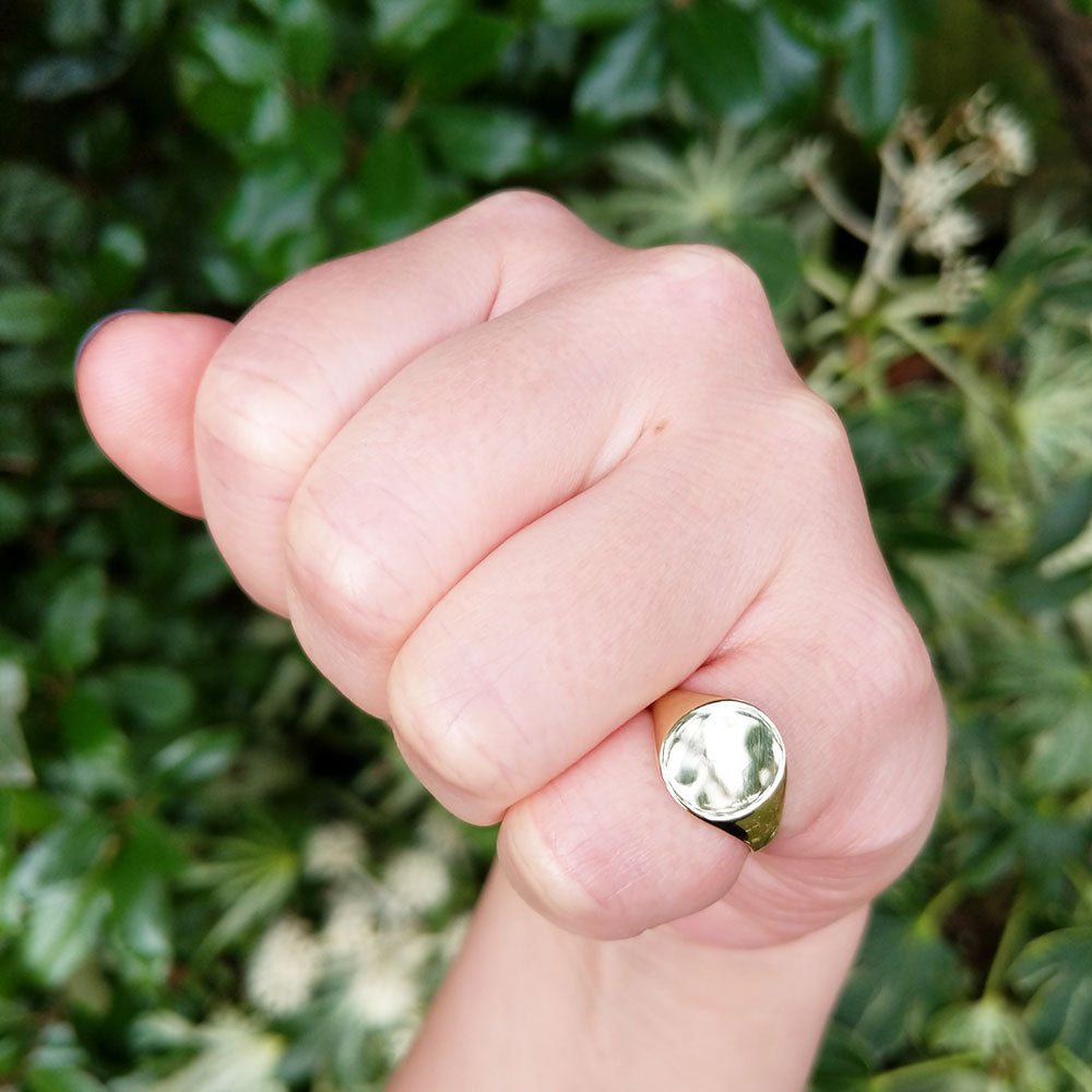 Women's Plain Oval Signet Ring1