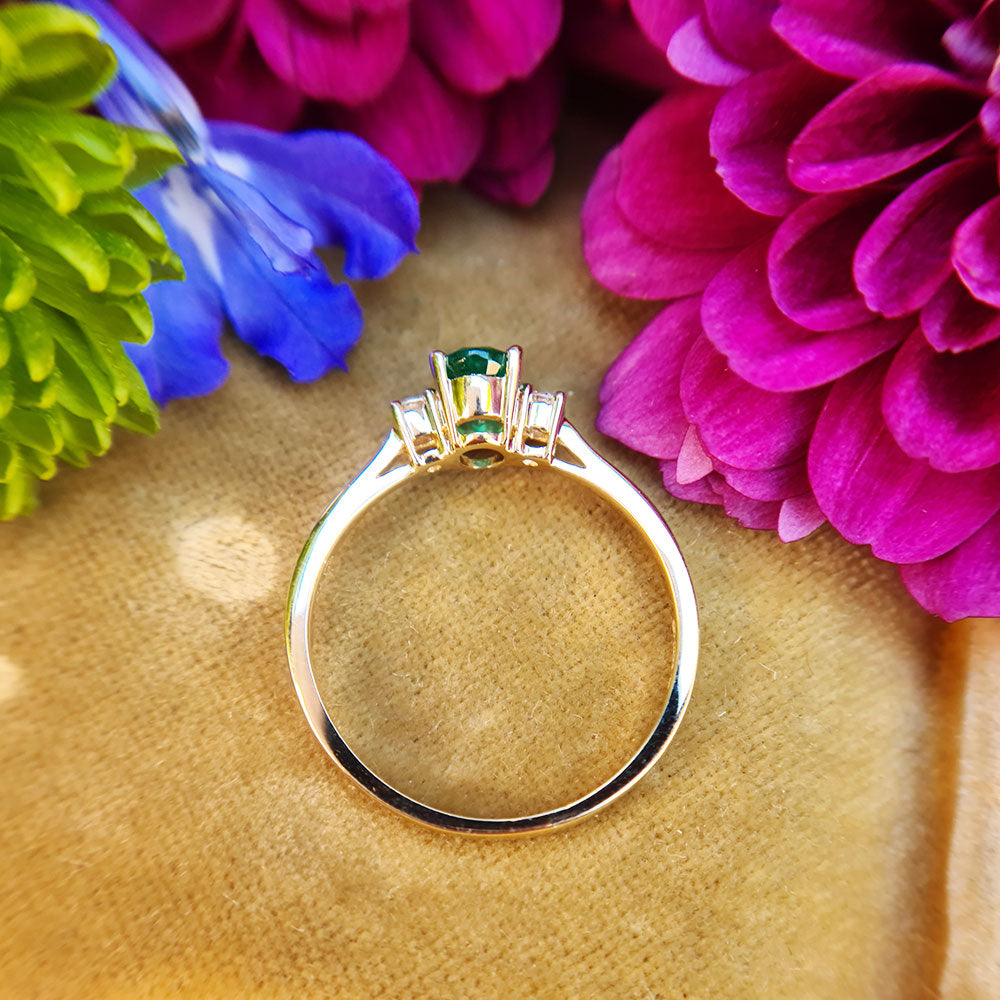 side profile of emerald ring