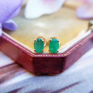 emerald stud earrings