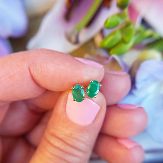 oval emerald earrings