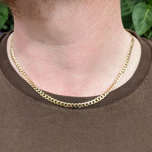 men's 9ct gold curb chain on neck