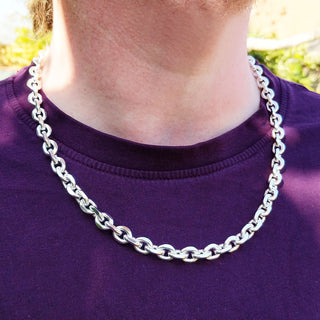 chunky belcher chain on man's neck