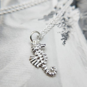seahorse pendant necklace