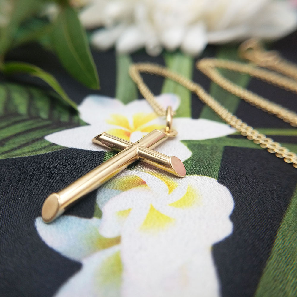 ladies yellow gold cross and chain