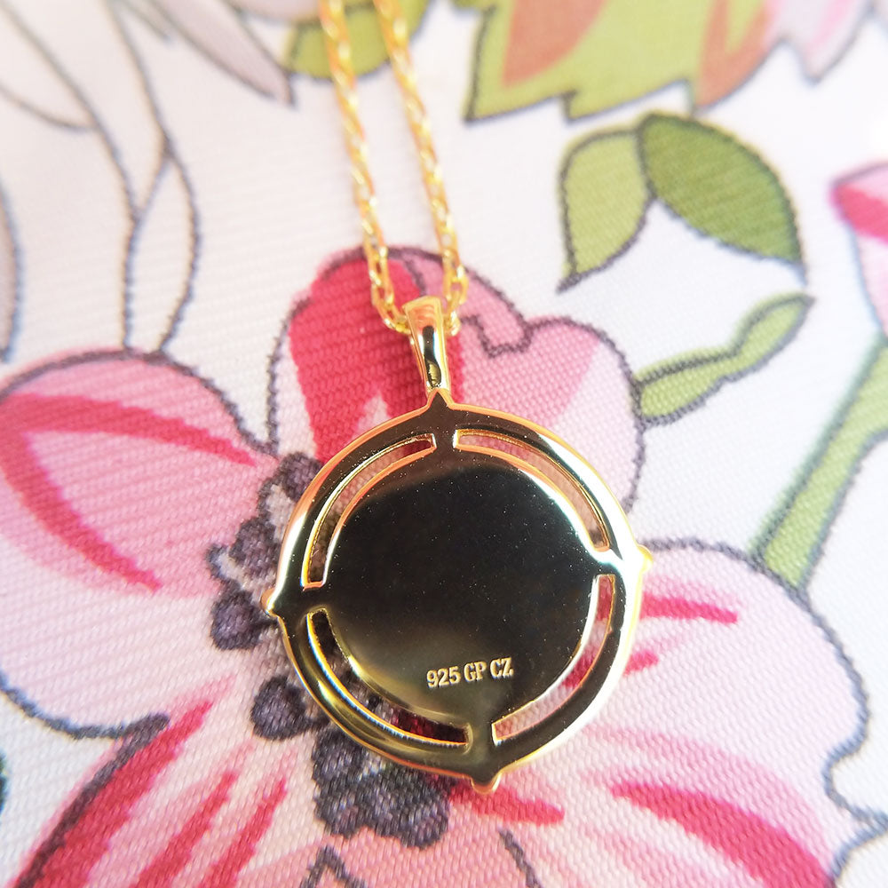 reverse of the disc necklace