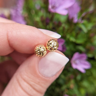 women's 9K gold studs