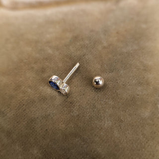 helix stud earring in gold with blue gemstone