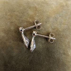 stud and post fitting on pear drop earrings