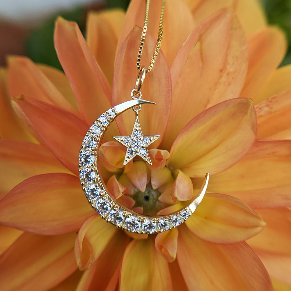 ladies 9ct gold moon necklace with cz