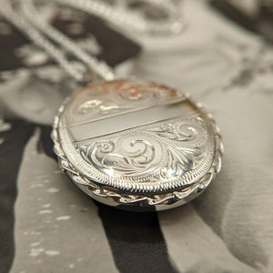 beautiful wire edge on sterling silver locket